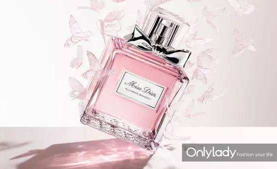 粉色少女般的Miss Dior花漾甜心香水,颜控必备