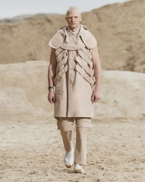 Summer 2022 Menswear Presentation Collection - Look 19 - Daniil