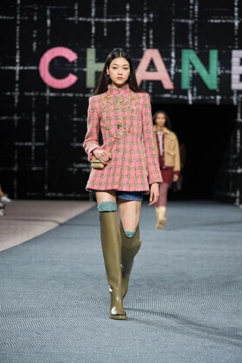 刘亦菲、谷爱凌在LV上演豪门小说，Chloé  用时装声援气候问题！